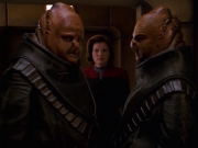 extant_StarTrek_VOY_7x24-RenaissanceMan_2594.jpg