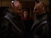 extant_StarTrek_VOY_7x24-RenaissanceMan_2595.jpg