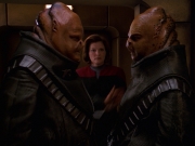 extant_StarTrek_VOY_7x24-RenaissanceMan_2596.jpg