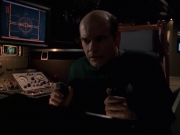 extant_StarTrek_VOY_7x24-RenaissanceMan_2615.jpg