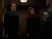 extant_StarTrek_VOY_7x24-RenaissanceMan_2710.jpg