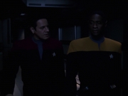 extant_StarTrek_VOY_7x24-RenaissanceMan_2811.jpg
