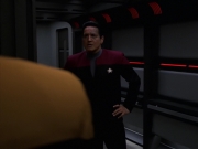 extant_StarTrek_VOY_7x24-RenaissanceMan_2867.jpg
