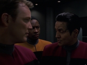 extant_StarTrek_VOY_7x24-RenaissanceMan_2928.jpg