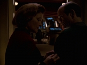 extant_StarTrek_VOY_7x24-RenaissanceMan_2950.jpg