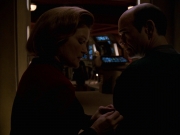 extant_StarTrek_VOY_7x24-RenaissanceMan_2955.jpg