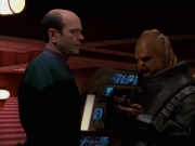 extant_StarTrek_VOY_7x24-RenaissanceMan_3013.jpg