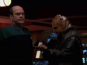 extant_StarTrek_VOY_7x24-RenaissanceMan_3015.jpg