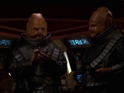 extant_StarTrek_VOY_7x24-RenaissanceMan_3038.jpg