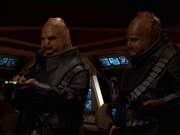 extant_StarTrek_VOY_7x24-RenaissanceMan_3041.jpg