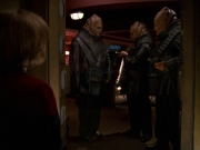 extant_StarTrek_VOY_7x24-RenaissanceMan_3043.jpg