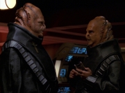 extant_StarTrek_VOY_7x24-RenaissanceMan_3051.jpg