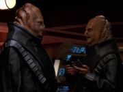 extant_StarTrek_VOY_7x24-RenaissanceMan_3052.jpg
