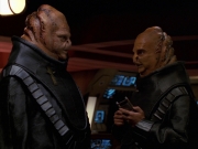 extant_StarTrek_VOY_7x24-RenaissanceMan_3059.jpg