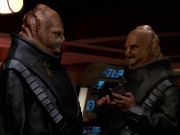 extant_StarTrek_VOY_7x24-RenaissanceMan_3060.jpg