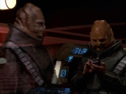 extant_StarTrek_VOY_7x24-RenaissanceMan_3061.jpg