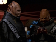 extant_StarTrek_VOY_7x24-RenaissanceMan_3062.jpg