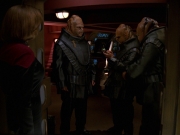 extant_StarTrek_VOY_7x24-RenaissanceMan_3067.jpg