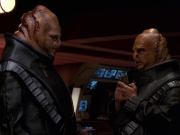 extant_StarTrek_VOY_7x24-RenaissanceMan_3078.jpg