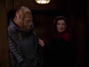 extant_StarTrek_VOY_7x24-RenaissanceMan_3111.jpg