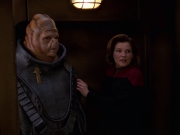 extant_StarTrek_VOY_7x24-RenaissanceMan_3112.jpg