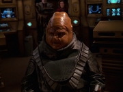 extant_StarTrek_VOY_7x24-RenaissanceMan_3150.jpg