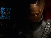 extant_StarTrek_VOY_7x24-RenaissanceMan_3152.jpg