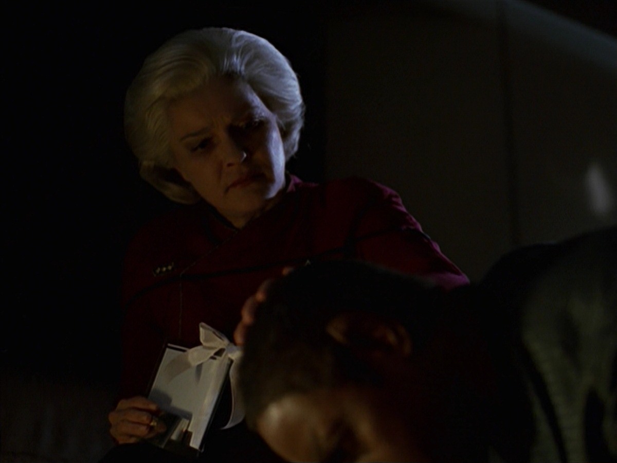 extant_StarTrek_VOY_7x25_7x26-Endgame_0927.jpg