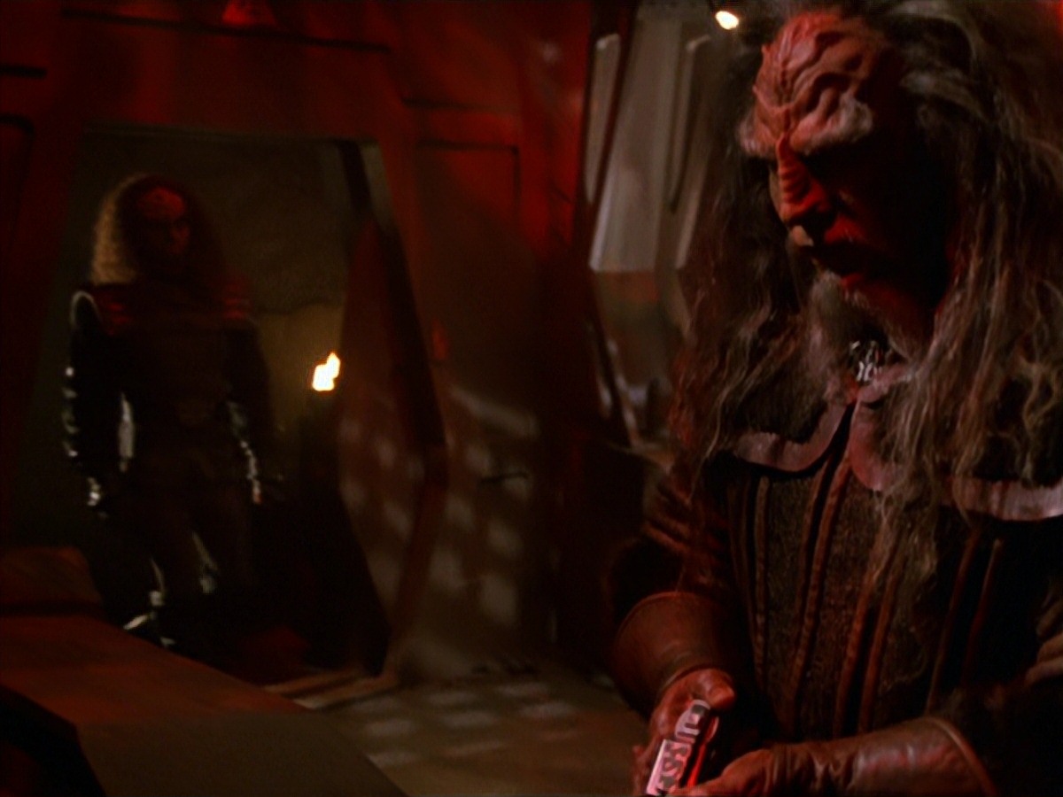 extant_StarTrek_VOY_7x25_7x26-Endgame_2255.jpg