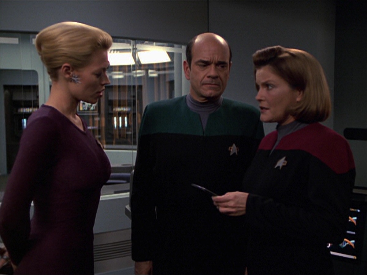 extant_StarTrek_VOY_7x25_7x26-Endgame_4112.jpg