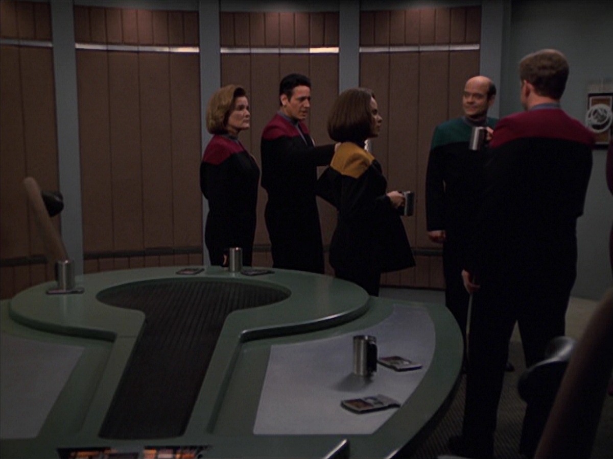 extant_StarTrek_VOY_7x25_7x26-Endgame_5664.jpg
