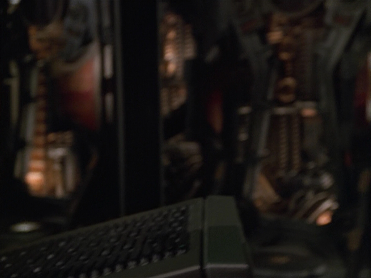 extant_StarTrek_VOY_5x02-Drone_00014.jpg