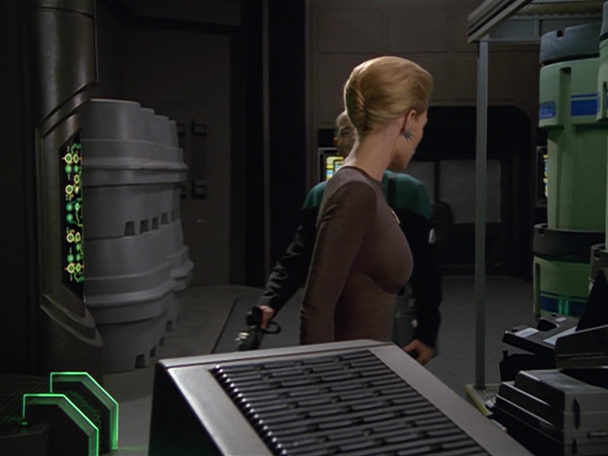 extant_StarTrek_VOY_5x02-Drone_00033.jpg