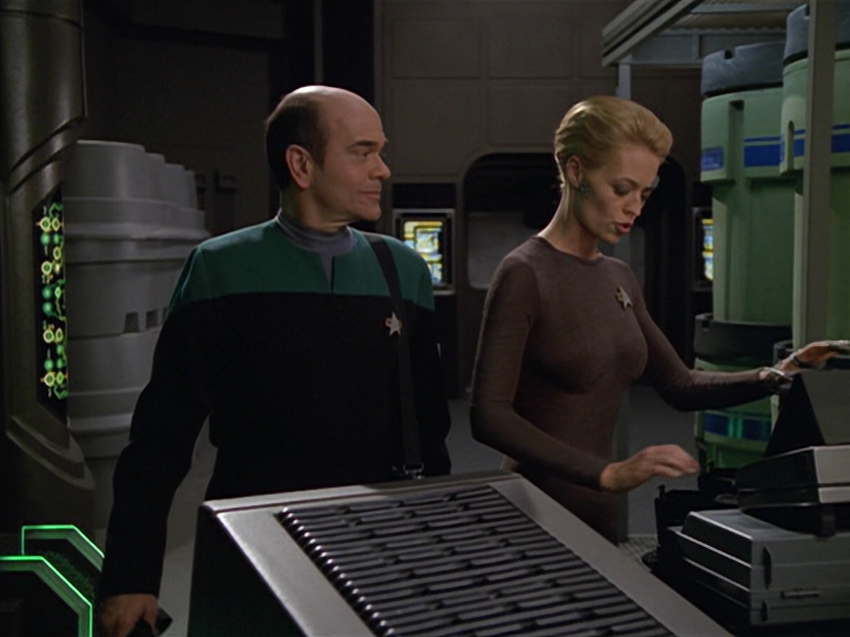 extant_StarTrek_VOY_5x02-Drone_00035.jpg