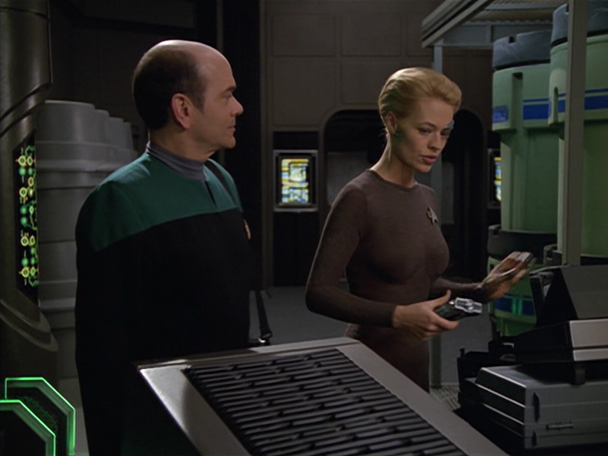 extant_StarTrek_VOY_5x02-Drone_00036.jpg