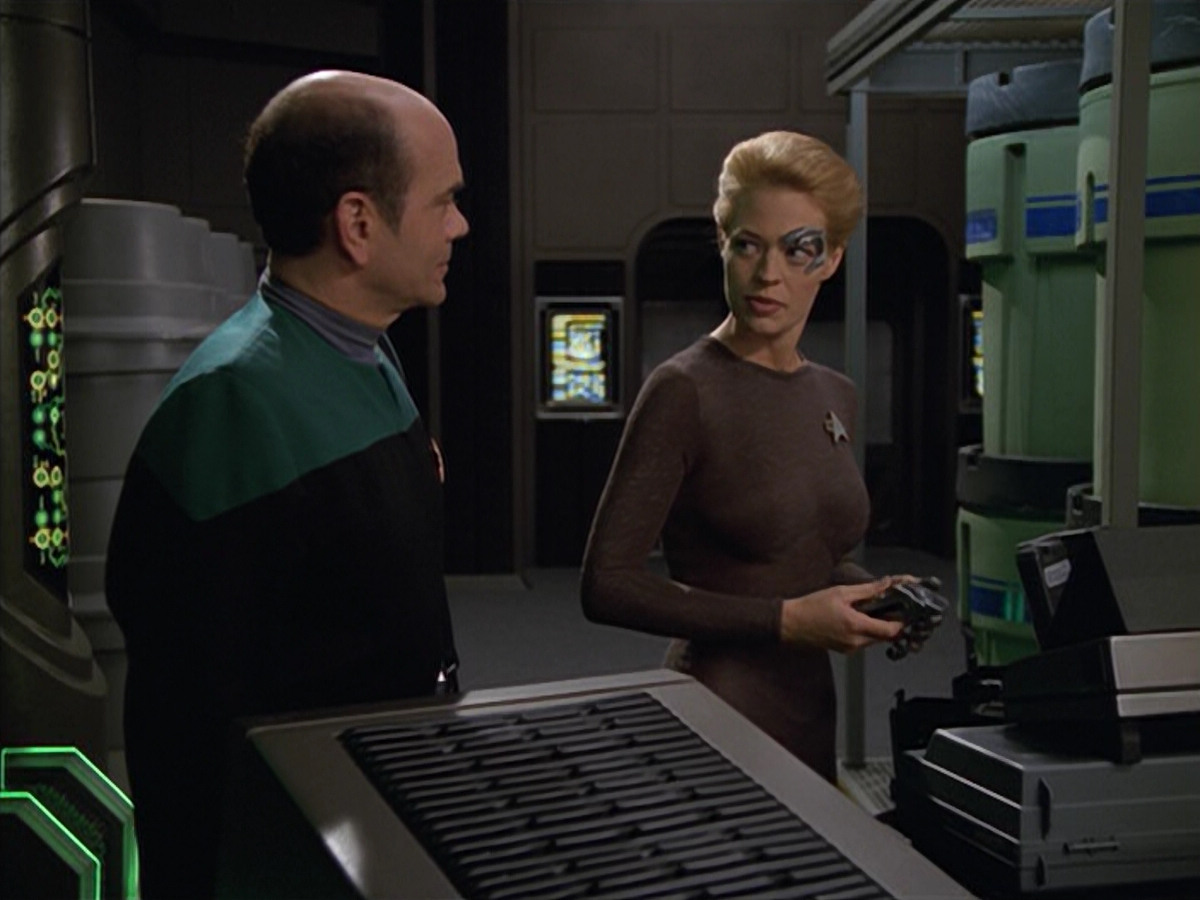 extant_StarTrek_VOY_5x02-Drone_00037.jpg