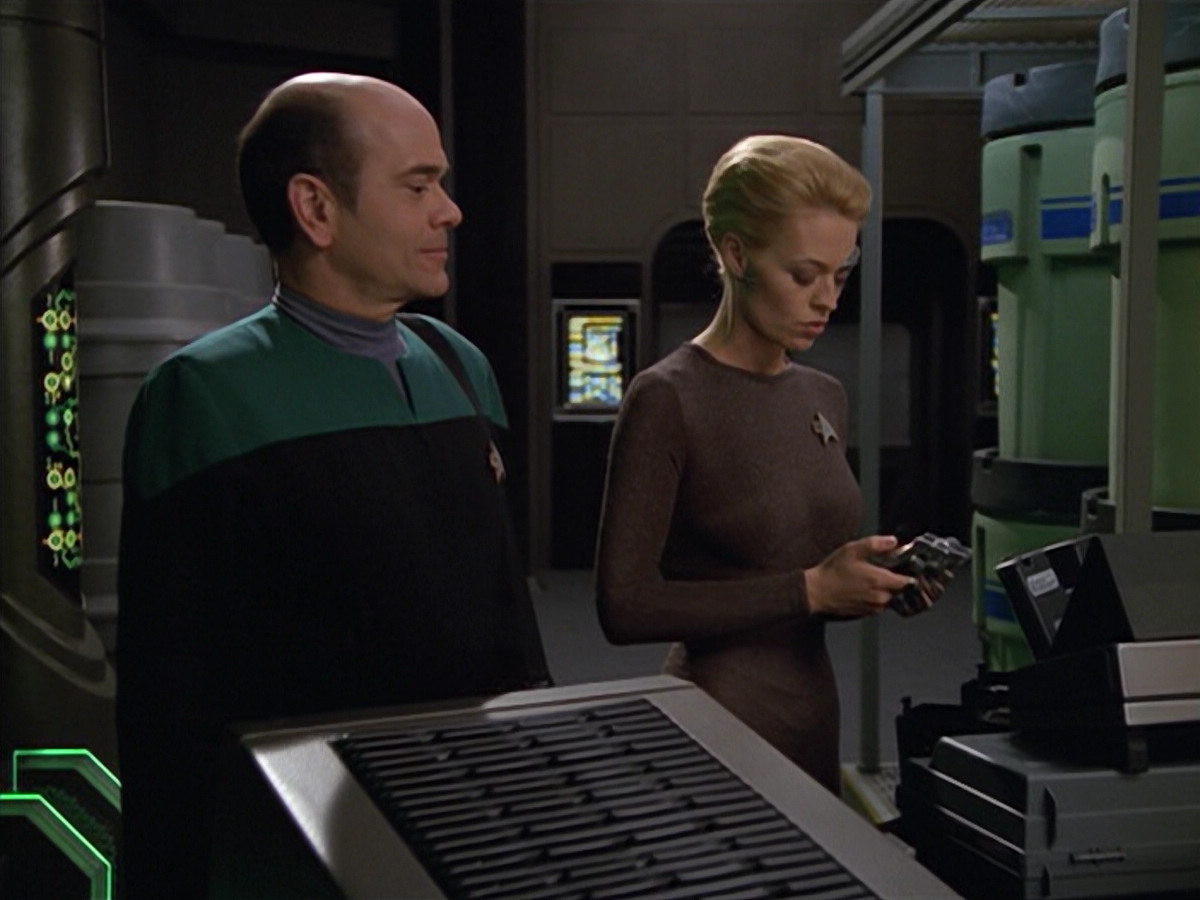 extant_StarTrek_VOY_5x02-Drone_00038.jpg
