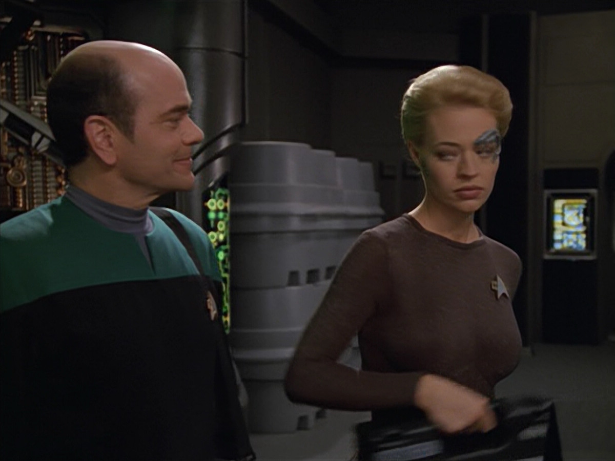 extant_StarTrek_VOY_5x02-Drone_00056.jpg