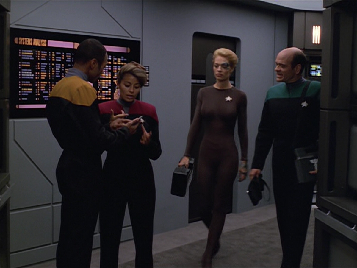 extant_StarTrek_VOY_5x02-Drone_00071.jpg