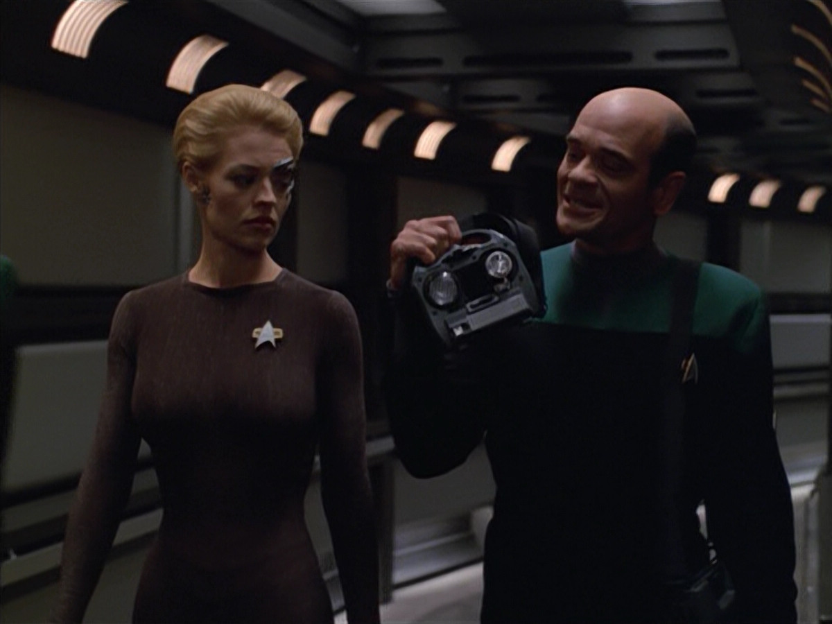 extant_StarTrek_VOY_5x02-Drone_00095.jpg