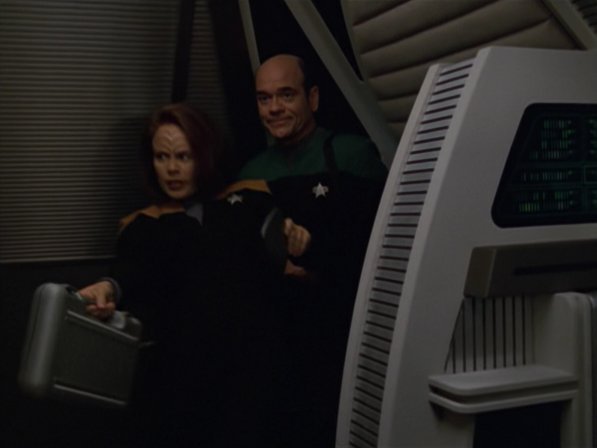 extant_StarTrek_VOY_5x02-Drone_00141.jpg