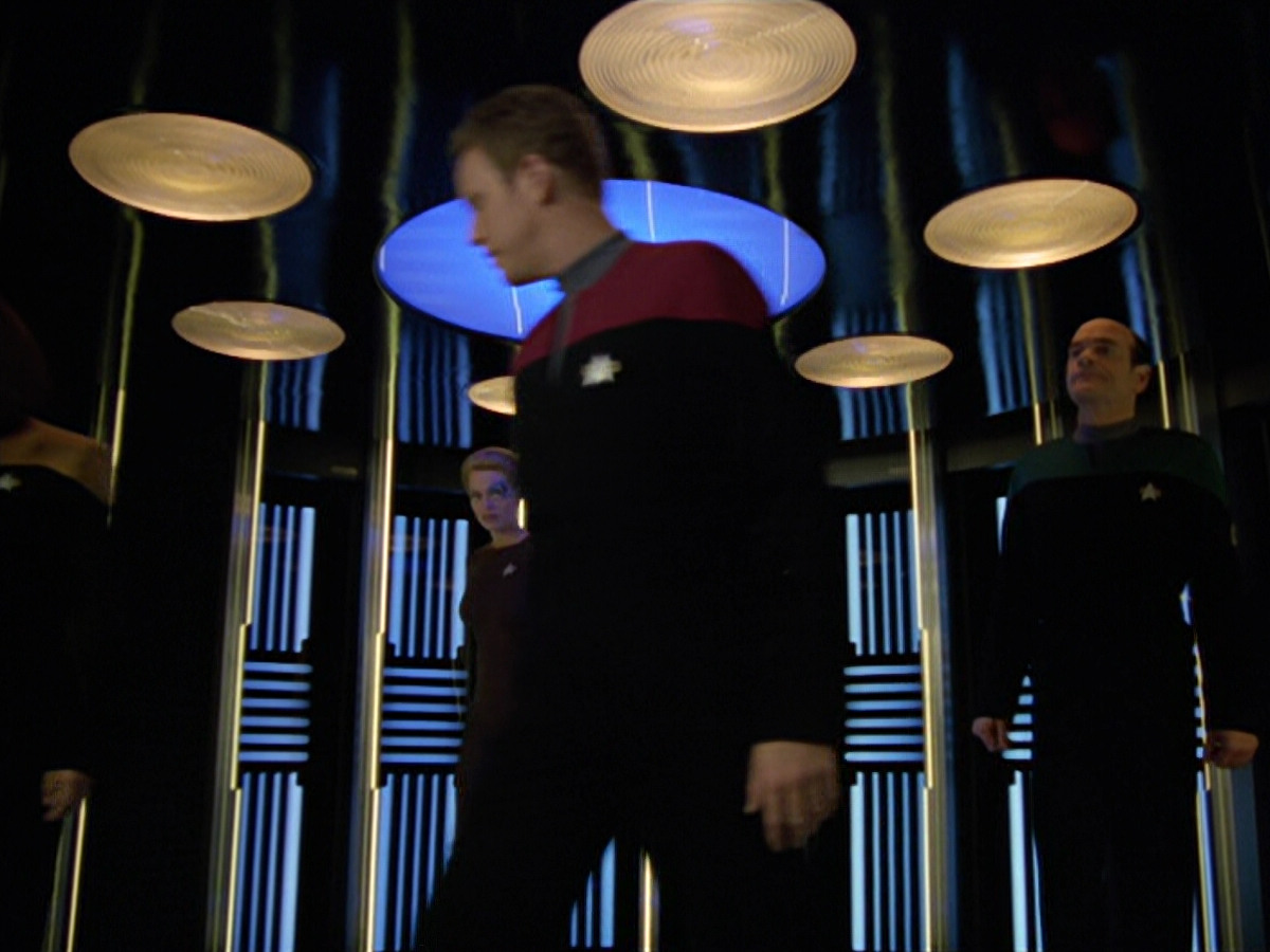 extant_StarTrek_VOY_5x02-Drone_00300.jpg