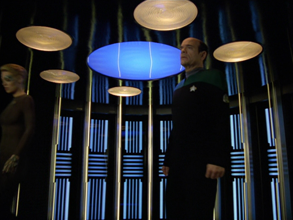 extant_StarTrek_VOY_5x02-Drone_00302.jpg