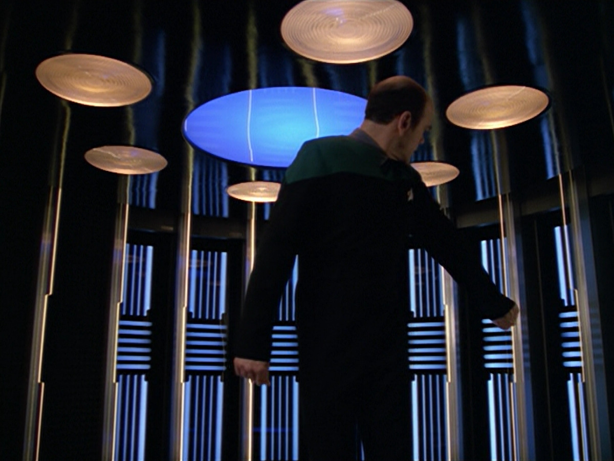 extant_StarTrek_VOY_5x02-Drone_00307.jpg