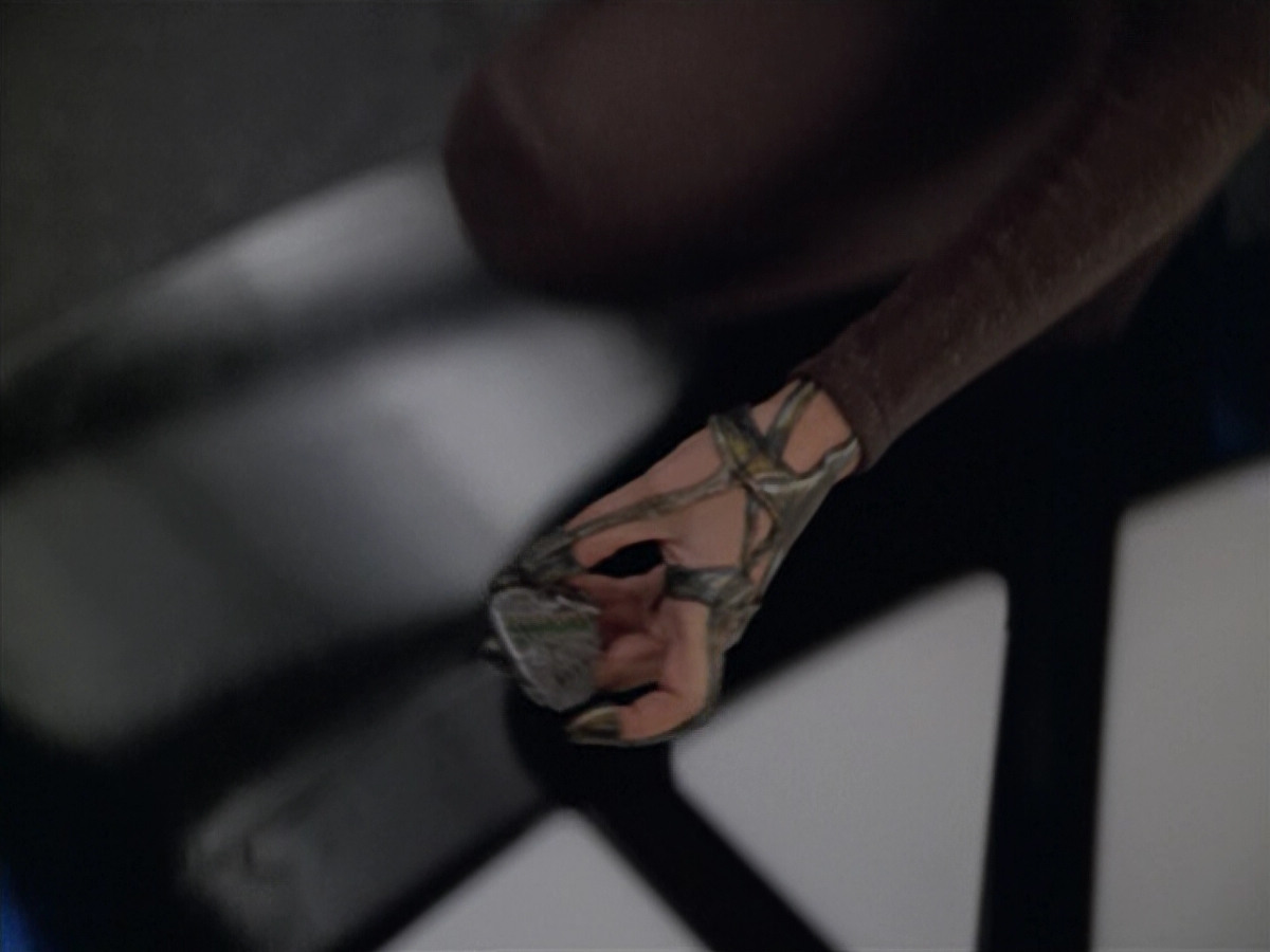 extant_StarTrek_VOY_5x02-Drone_00332.jpg