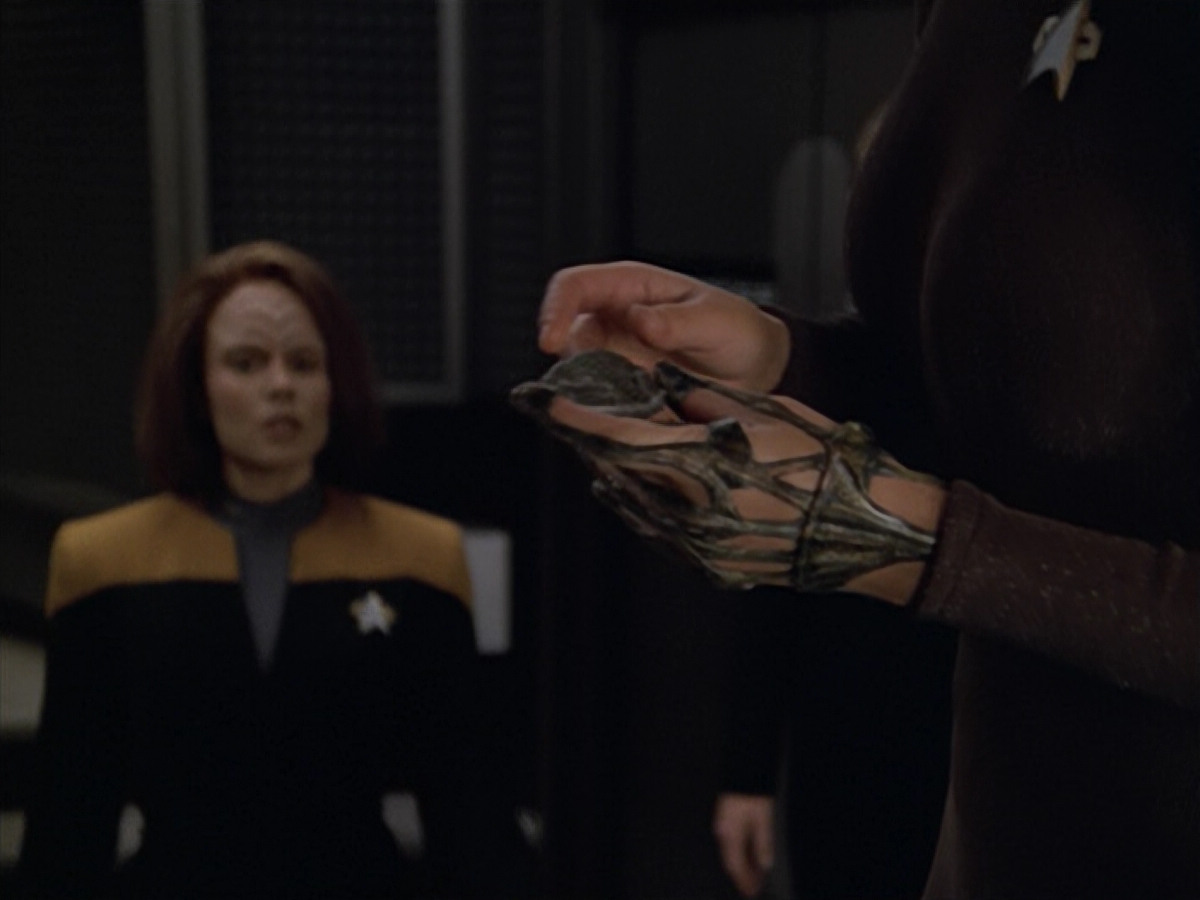 extant_StarTrek_VOY_5x02-Drone_00334.jpg