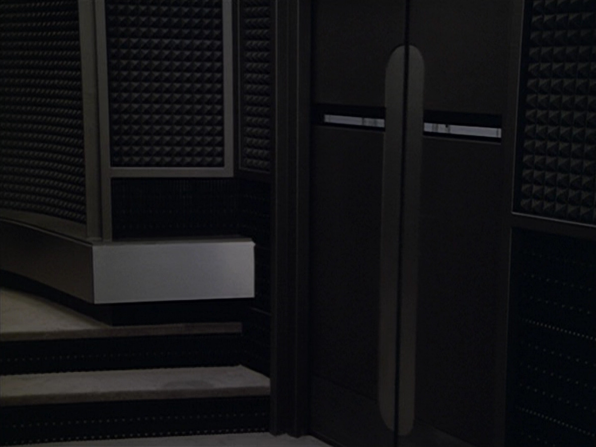 extant_StarTrek_VOY_5x02-Drone_00363.jpg