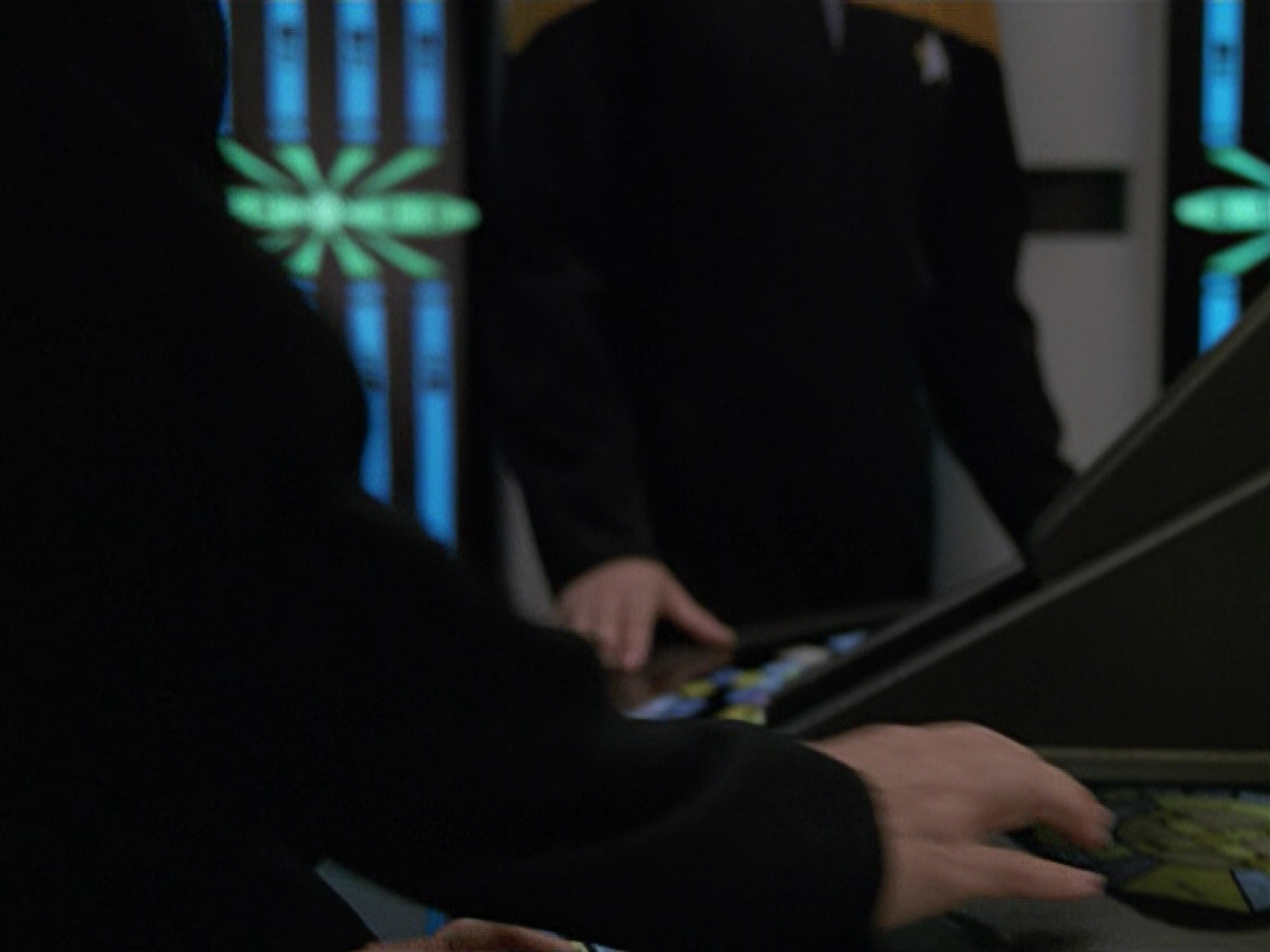 extant_StarTrek_VOY_5x02-Drone_00371.jpg