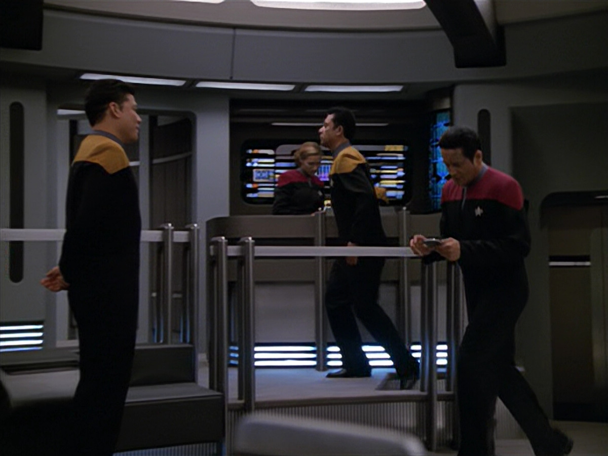 extant_StarTrek_VOY_5x02-Drone_00697.jpg