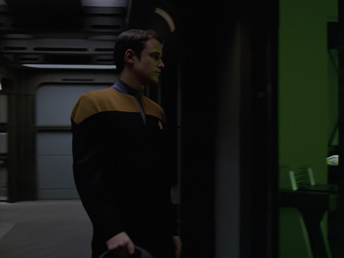 extant_StarTrek_VOY_5x02-Drone_00797.jpg